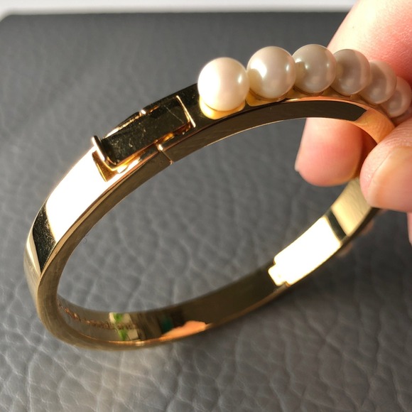 Kate Spade New York Bracelet Pearly Delight Faux Pearls Gold Tone Hinged Bangle - Picture 10 of 11